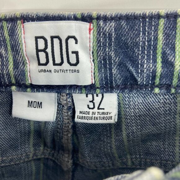 urban outfitters BDG Mom light stone wash green stripe jean shorts womens 32 - Picture 3 of 7